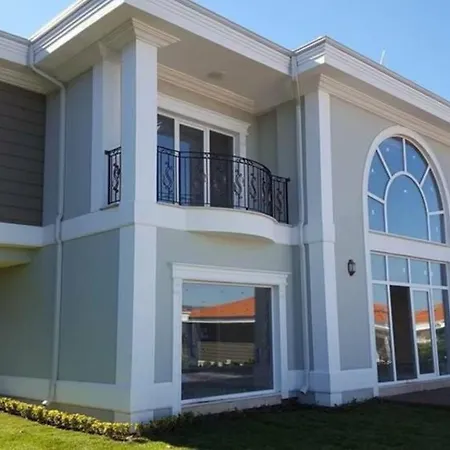 Villa Sunrice View *
